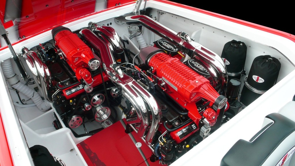 When Cigarette’s engineering team install a pair of engines, nothing is overlooked, everything looks superb. © SW